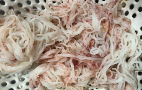 Kiểm nghiệm mẫu bún đổi màu đỏ ở Đà Nẵng ‘không phát hiện hoá chất độc hại’