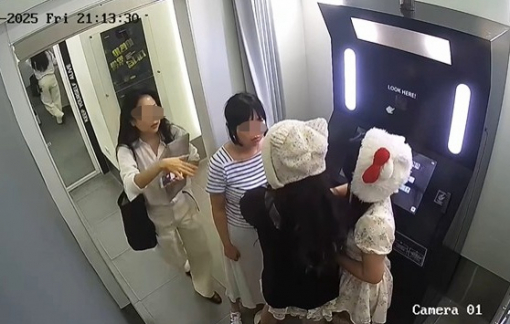 Công an vào cuộc vụ người phụ nữ Hàn Quốc túm tóc cô gái Việt ở Hà Nội