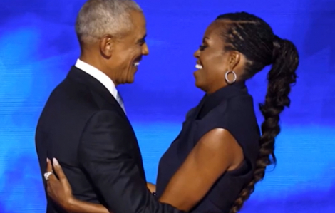 Cựu Tổng thống Barack Obama lần đầu lên tiếng về tin đồn ly hôn