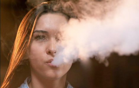 Nỗi lo thuốc lá điện tử tẩm ma túy