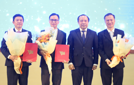 Trao quyết định bổ nhiệm Hiệu trưởng, Phó hiệu trưởng Trường ĐH Khoa học Sức khỏe