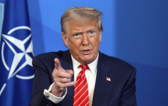 Tổng thống Donald Trump dọa kiện tờ báo viết bài cáo buộc liên quan bức thư ''nhạy cảm''
