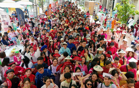 Gen Z tự hào tôn vinh trang phục truyền thống dân tộc