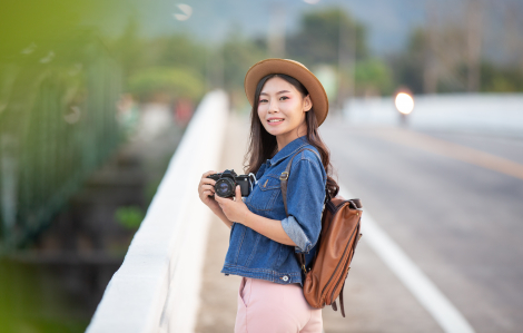 7 cách giúp bạn bớt cảm giác lạc lõng khi du lịch một mình