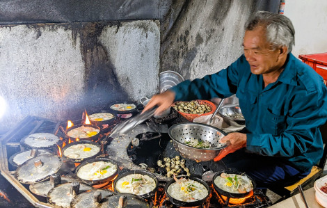 “Bánh xèo tôm nhảy ông già”, vị mặn níu chân chiều Quảng Ngãi