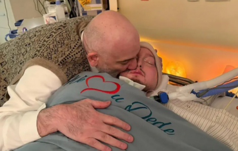 "Hoàng tử ngủ say" qua đời sau 20 năm hôn mê