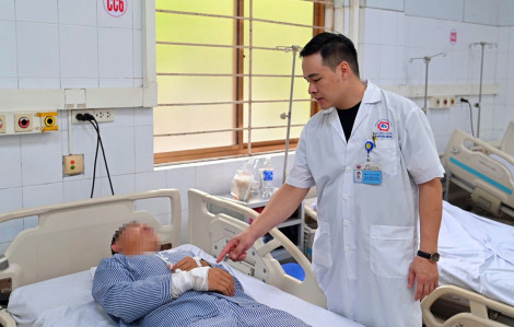 Thuyền viên sống sót trong vụ lật tàu ở Hạ Long nghẹn ngào kể lại giây phút sinh tử