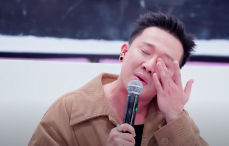 Trấn Thành đẫm nước mắt, nhớ thời níu tay nghệ sĩ lớn xin được diễn