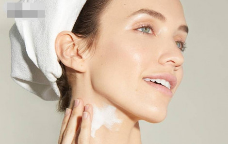 Những lý do nên dưỡng da cổ ngay từ “tuổi 20”