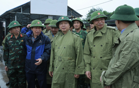 Phó thủ tướng Trần Hồng Hà kiểm tra công tác phòng chống bão số 3 tại Hải Phòng