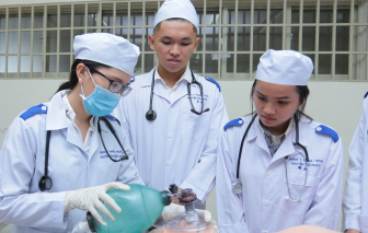 Điểm sàn khối ngành sức khỏe cao nhất 20,5 điểm, sư phạm là 19