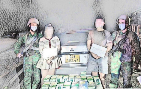 Bắt đôi nam nữ vận chuyển 17 kg ma túy đá cùng 6.000 viên ma túy tổng hợp