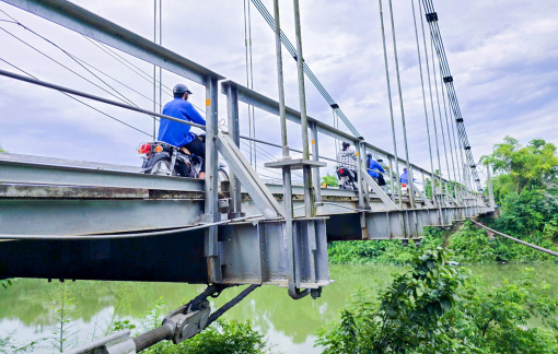 Nghệ An: Cầu treo rệu rã, người dân bất an