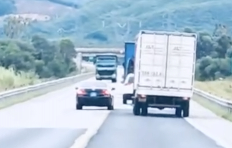 Cục CSGT: Không phải xe biển xanh nào cũng được ưu tiên