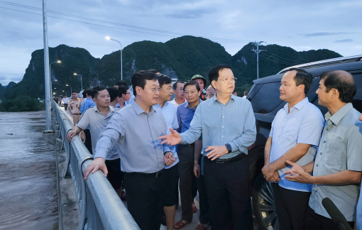 Tối 23/7, Phó thủ tướng trực tiếp kiểm tra, chỉ đạo khắc phục lũ lụt ở Nghệ An