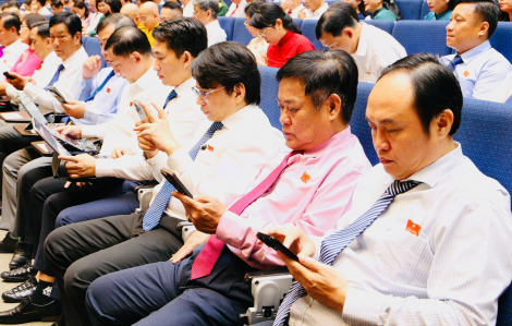 Đại biểu HĐND TPHCM kiến nghị chính sách cho cán bộ di chuyển xa