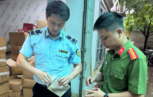 Tạm giữ 15.000 mặt nạ dưỡng da nhập lậu tại Hà Nội