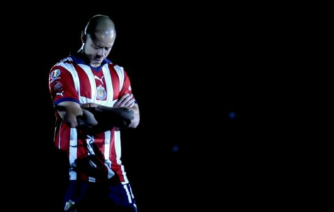 Cầu thủ nổi tiếng Mexico Hernandez phải xin lỗi vì kỳ thị phụ nữ