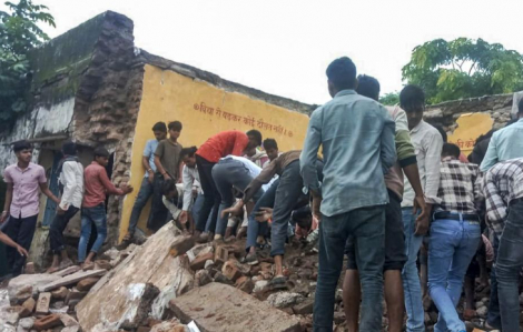 Sập trường học ở Ấn Độ, hàng chục trẻ em thương vong