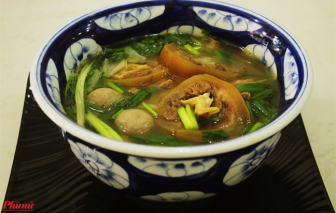 Thưởng thức phở đuôi bò gia truyền 4 thế hệ ở Sài Gòn