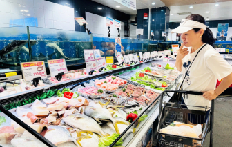 Người dân, doanh nghiệp mỏi cổ chờ hoàn thuế