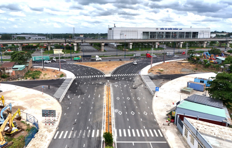 Toàn cảnh đường Trục chính Đông Tây sắp thông suốt toàn tuyến