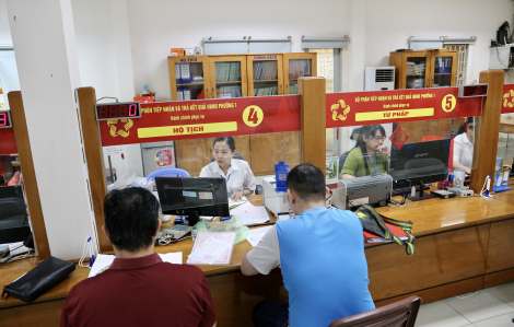 TPHCM yêu cầu chấn chỉnh tình trạng “cò giấy tờ” tại Bộ phận Một cửa