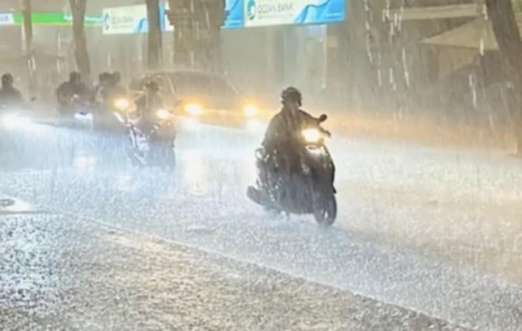 Thời tiết TPHCM ngày 30/7: Chiều mưa dông, nguy cơ ngập úng