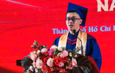 Bỏ học trường “hot”, nam sinh trở thành thủ khoa sư phạm tiếng Anh