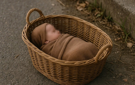 Bé gái sơ sinh bị mẹ sinh viên 19 tuổi bỏ rơi vệ đường