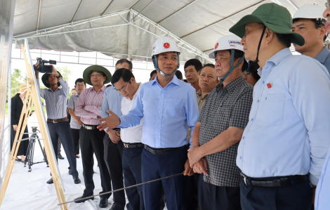 Dự án đường Hồ Chí Minh qua An Giang và Cà Mau chậm tiến độ do thiếu cát, vướng giải phóng mặt bằng