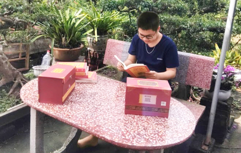 Cùng nội phơi sách