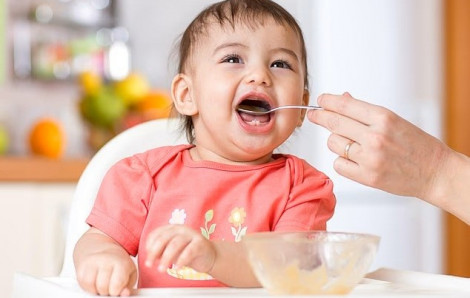 Thức ăn chế biến sẵn cho trẻ nhỏ có thể thúc đẩy thừa cân, béo phì