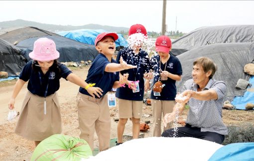 Khi du khách là học trò, dân địa phương là thầy giáo