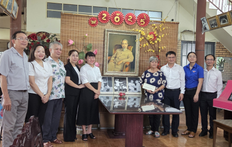 Lãnh đạo TPHCM thăm nhạc sĩ Trần Long Ẩn và nghệ sĩ ưu tú Phi Yến