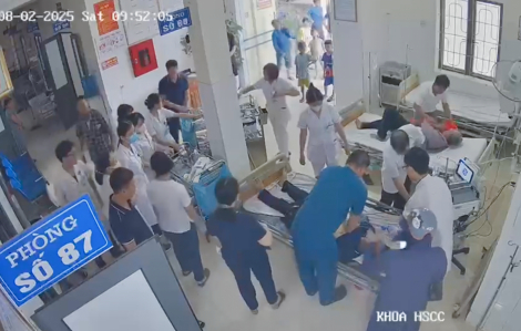 45 phút giành sự sống cho người đàn ông ngã quỵ khi đang chờ khám ở bệnh viện