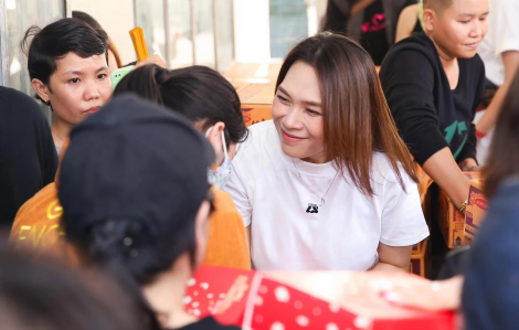 Ca sĩ Mỹ Tâm ủng hộ người dân vùng lũ Điện Biên 300 triệu đồng