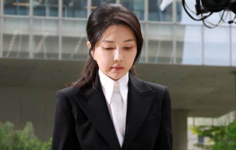 Cựu đệ nhất phu nhân Hàn Quốc đối diện với lệnh bắt giữ