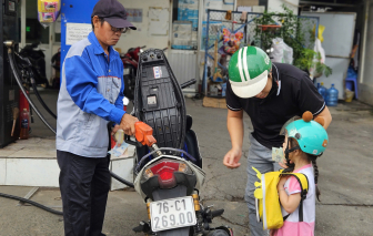 Giá xăng tăng, dầu đồng loạt giảm