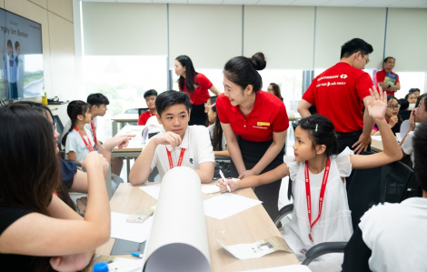 Techcombank tiếp tục kiến tạo hành trình giáo dục tài chính cho thế hệ tiếp nối vượt trội