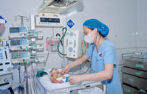 Can thiệp tim mạch tối khẩn, cứu trẻ 3 ngày tuổi bị dị tật tim bẩm sinh phức tạp