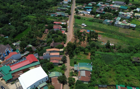 Tuyến đường hơn 2km ở Đắk Lắk khởi công hơn 10 năm vẫn chưa xong. Vì sao?