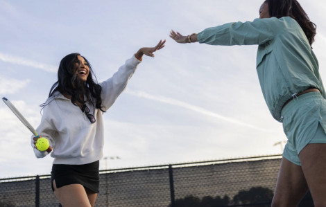 Thử sức với pickleball, U50 vừa chơi vừa... thiền