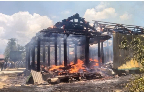 Đốt rác gây hoả hoạn thiêu rụi 5 căn nhà gỗ tiền tỷ