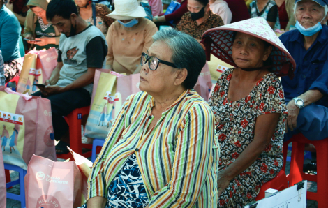 Chia sẻ yêu thương đến với người dân phường Tân Thuận, TPHCM