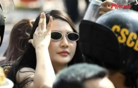 Nữ thiếu tá nhập vai “girl phố” hút người xem ở Hà Nội