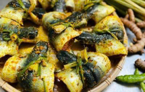 Cá chuồn ướp nghệ, kẹp hành