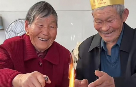 Blogger 80 tuổi nổi tiếng với chuyện tình ngọt ngào qua đời