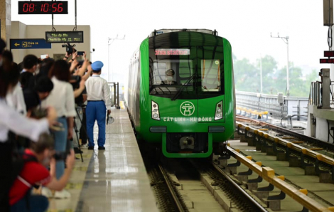 Hà Nội Metro phản hồi thông tin "cấm mang xe điện lên tàu"
