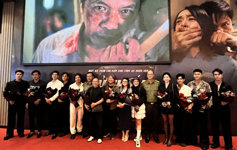 Ra mắt đoàn  phim Tử chiến trên không, nghe các nguyên mẫu kể phút giây sinh tử